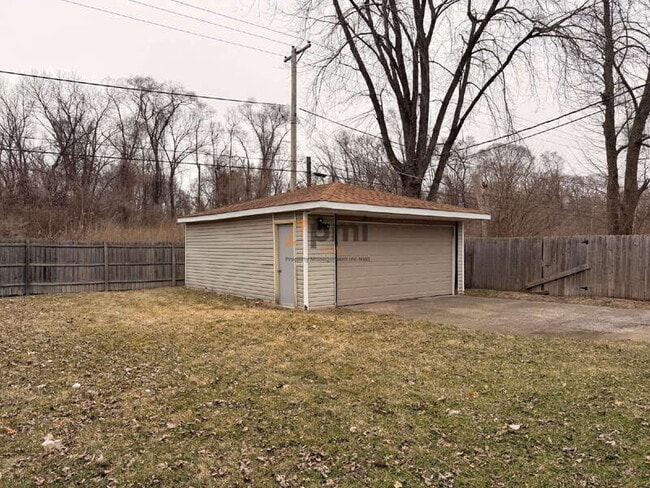 Building Photo - 5700 E 10th Ave