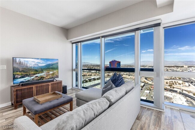 Building Photo - 4471 Dean Martin Dr