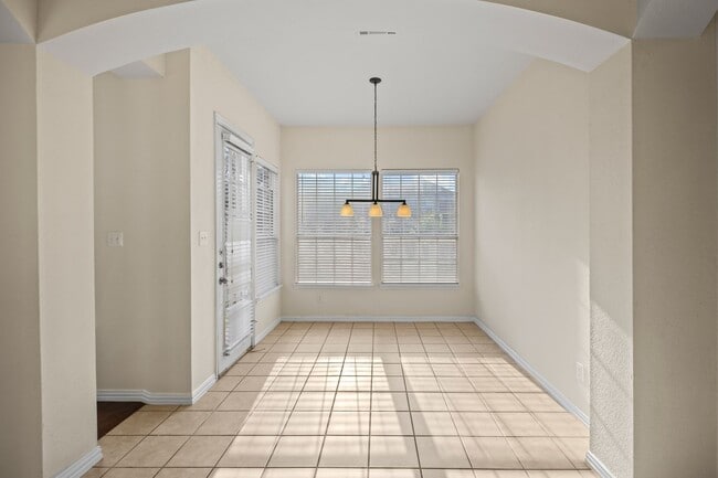 Building Photo - Stunning 4-Bedroom Rental Home with office...