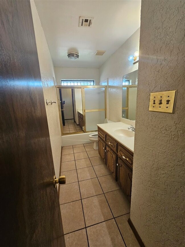 Building Photo - 2307 NW Terrace Hills Blvd