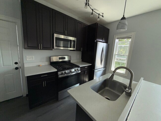 Primary Photo - 615 N Montello St