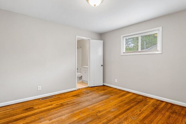 Building Photo - Home off Freeman Mill, Living Room Plus De...