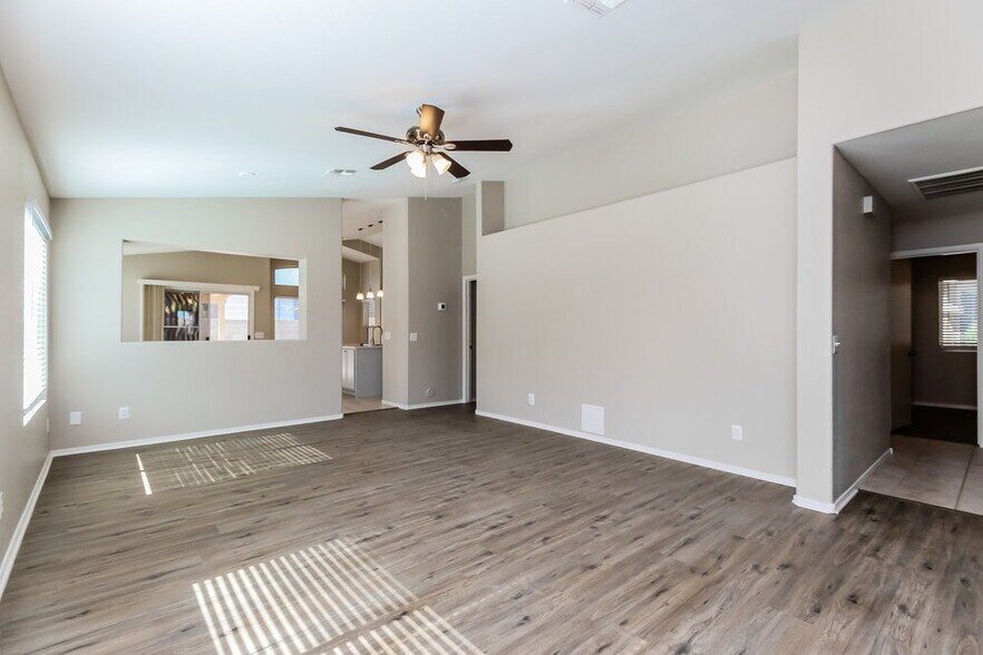 Building Photo - 8748 E Crescent Ave