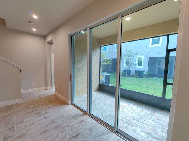 Building Photo - Beautiful 3-Bedroom Townhome in Gated Avea Pointe