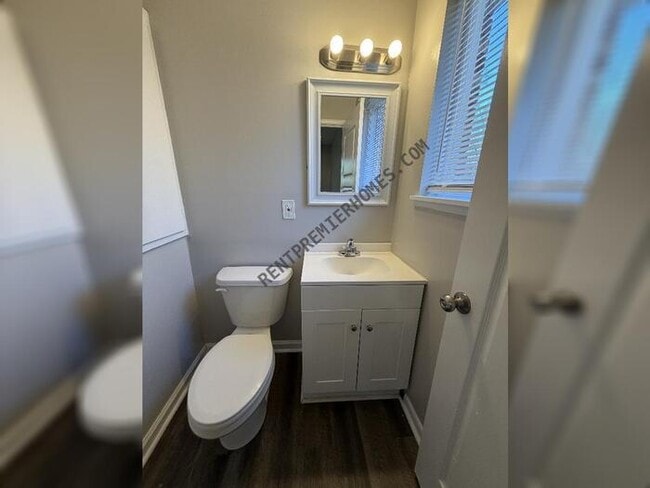 Building Photo - 8404 Shelley Dr