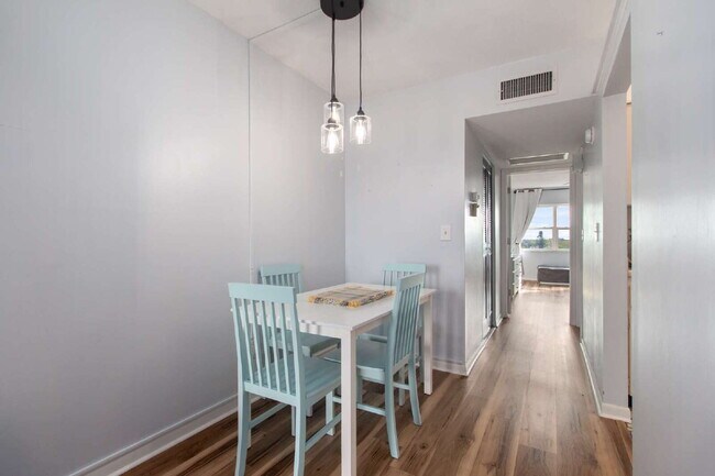 Building Photo - beautifully Furnished 1 Bedroom, 1 Bath, Walk-in Closets in both bedrooms. with a community Heate...