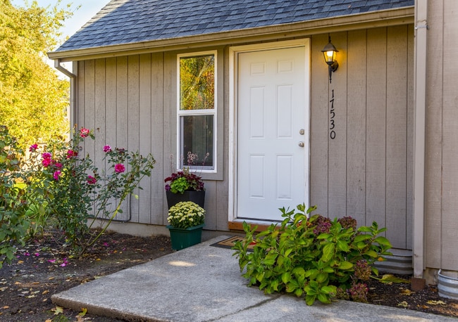 Primary Photo - Townhouse style condo in Beaverton!