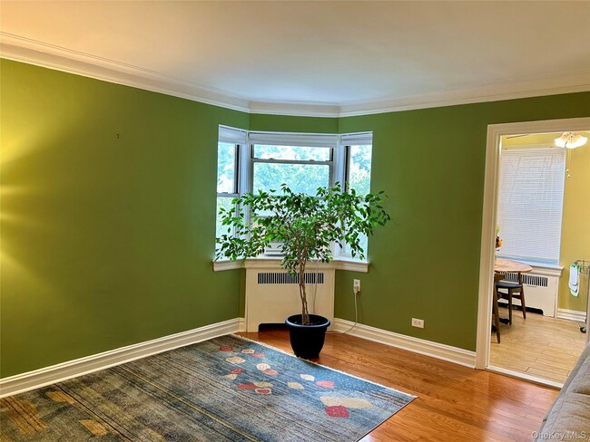 Building Photo - 474 W 238th St