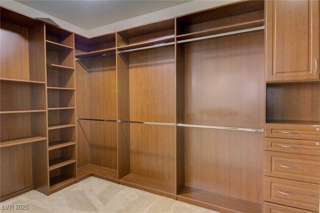 Building Photo - 8925 Monte Oro Dr