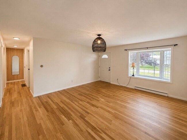 Building Photo - 3 Bed 1 Bath Rental in Rome NY