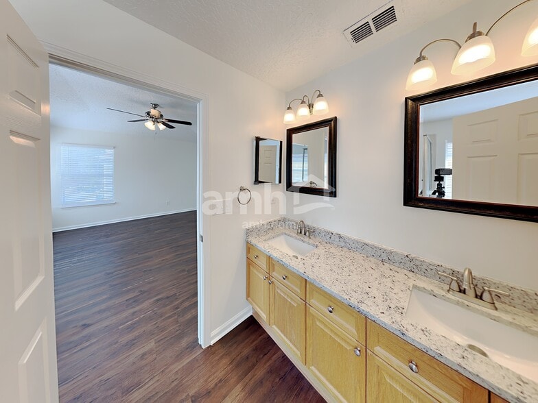 Building Photo - 6243 Pendragon Pl