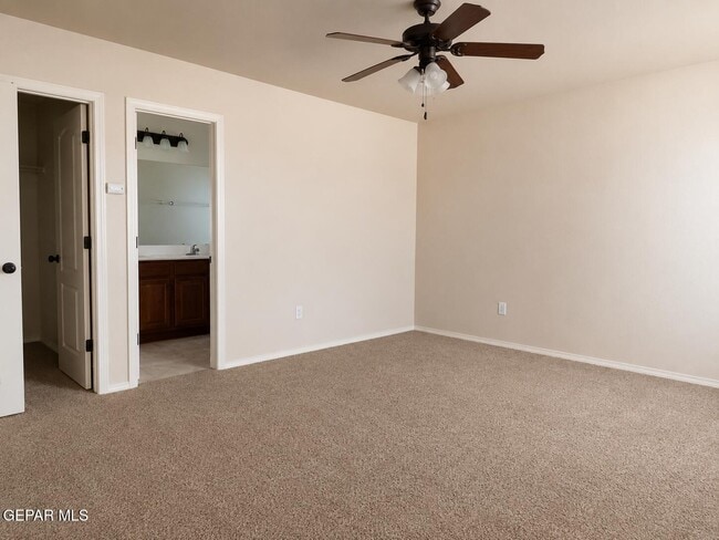 Building Photo - 12871 Hidden Grove Dr