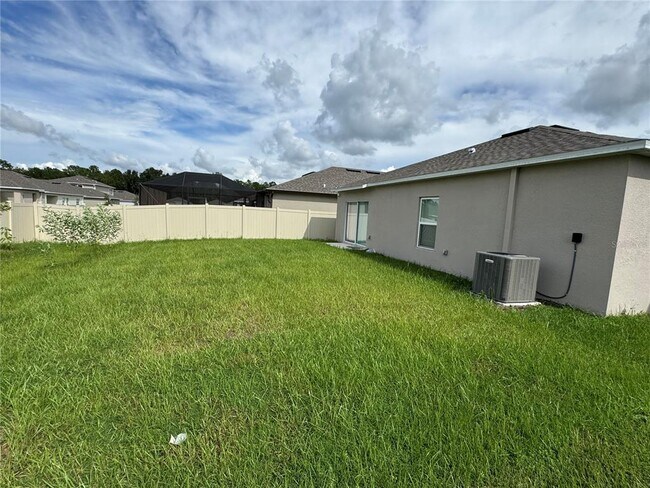 Building Photo - 1951 Rosewood Cir
