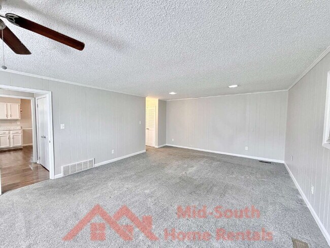 Building Photo - 3998 Victor Dr