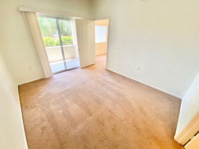 Building Photo - LOVELY 2 BEDROOM, 2 BATHROOM FIRST FLOOR C...