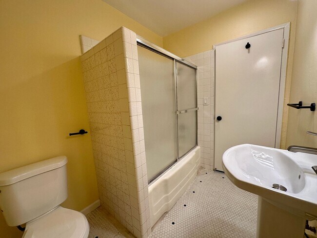 Building Photo - 3626 31st St