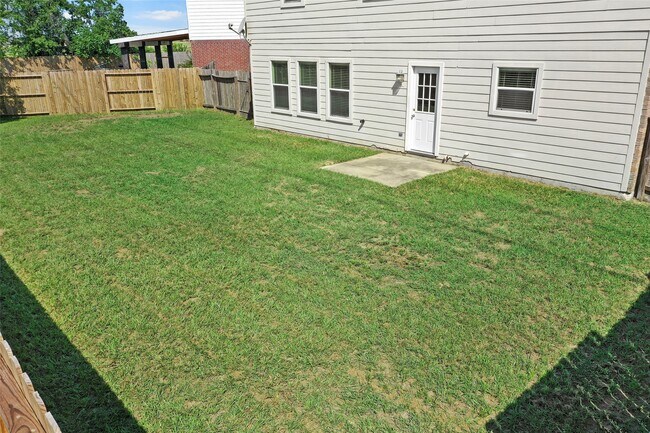 Building Photo - 20739 Stewart Crest Ln