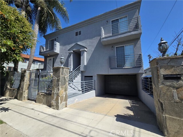 Primary Photo - 1054 Harrison Ave