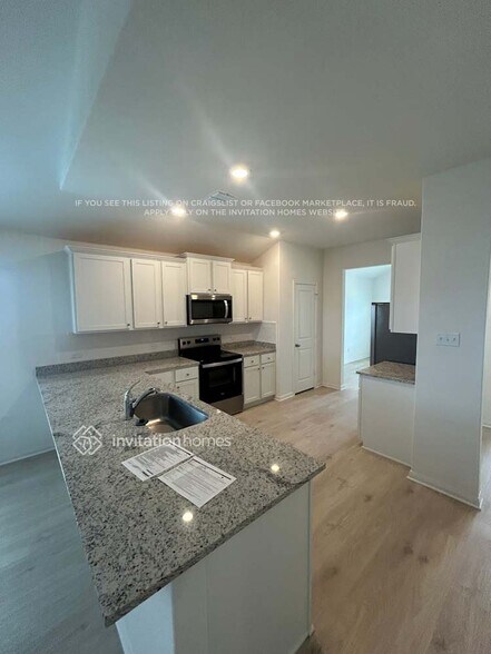 Building Photo - 124 Wirepass Cres