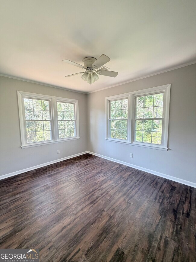 Building Photo - 125 Lillian Dr