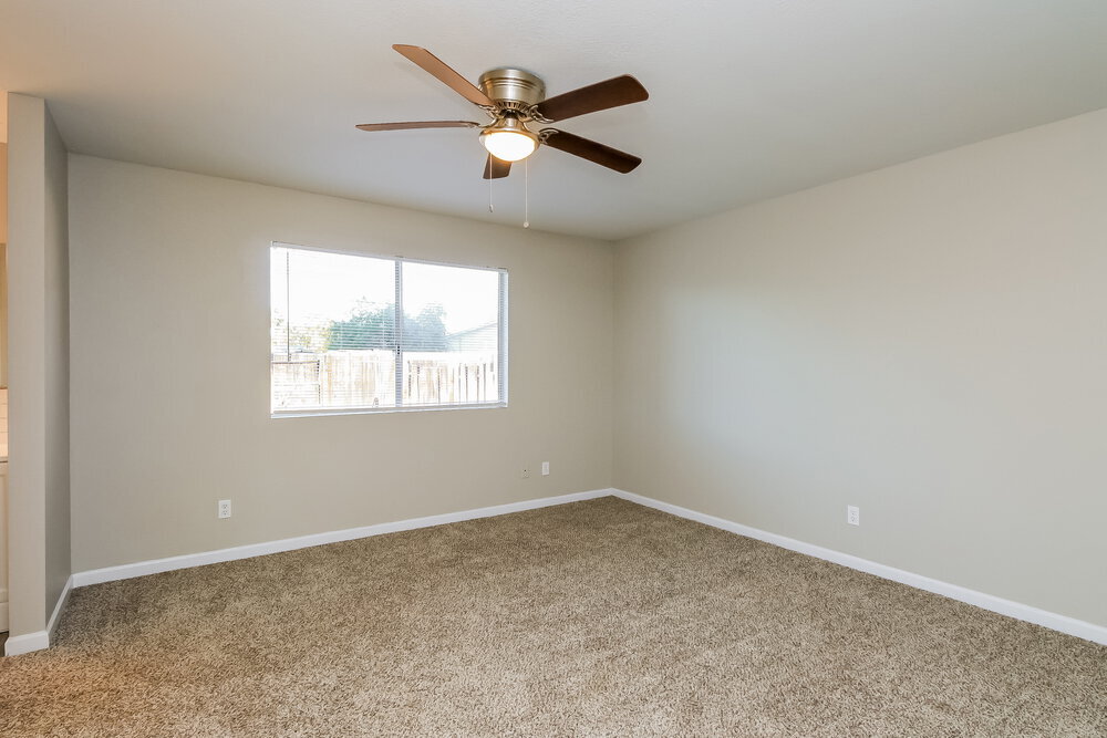 Building Photo - 238 E Houston Ave