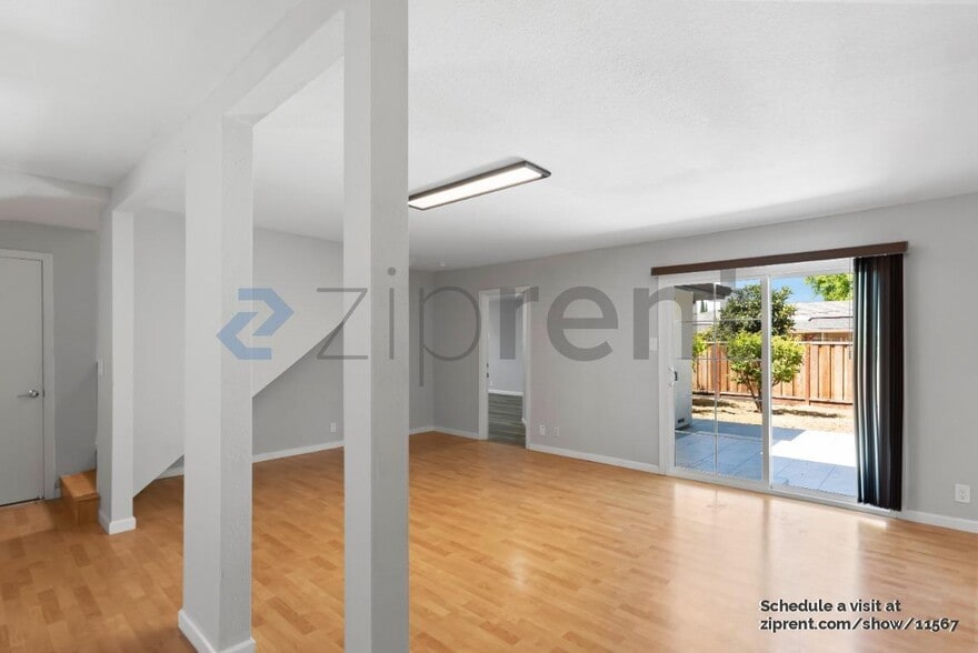 Building Photo - Unit