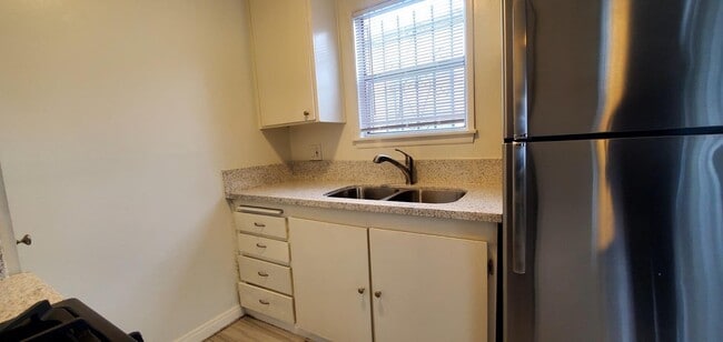 Interior Photo - 3812 Wisconsin St