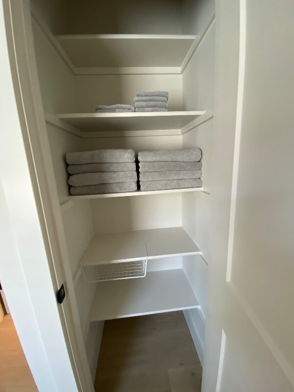 Building Photo - 9909 NE 44th Ct