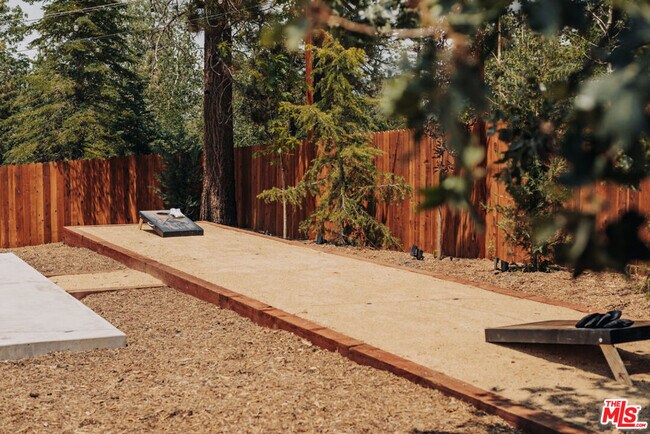 Building Photo - 315 Northern Cross Dr