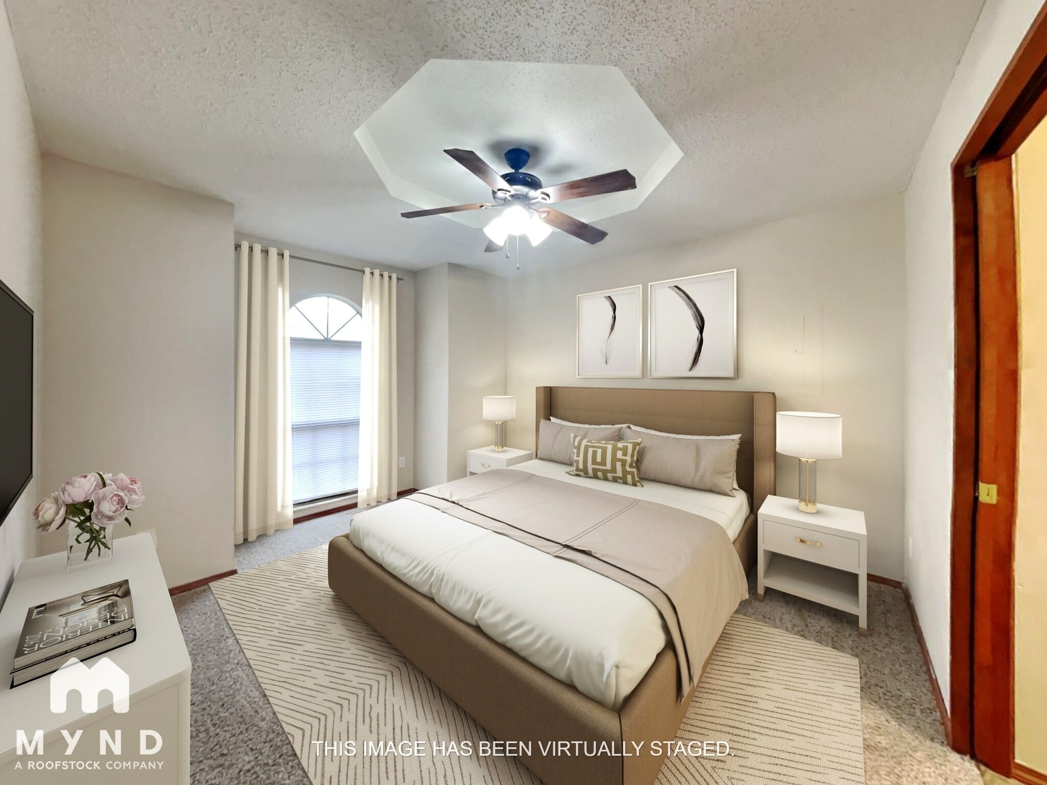 Building Photo - 2527 W Buena Vista St