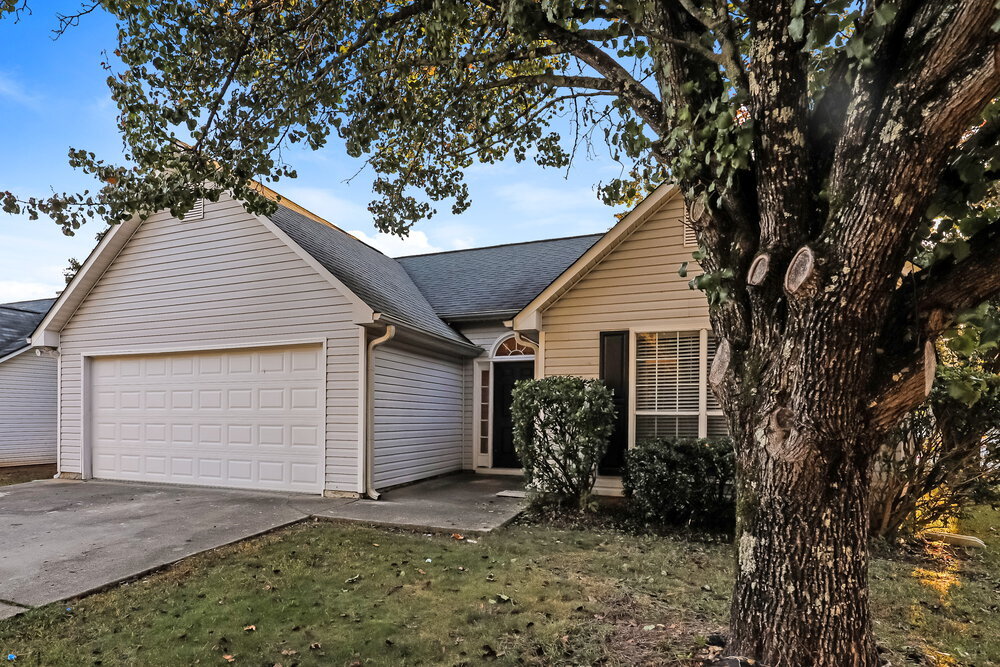 Building Photo - 454 Village Cir