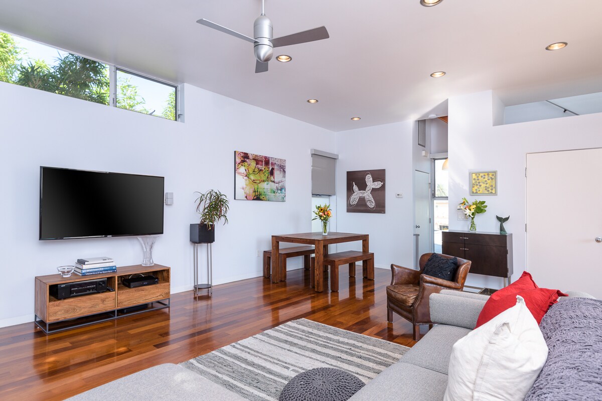 Building Photo - 1513 S Orange Grove Ave