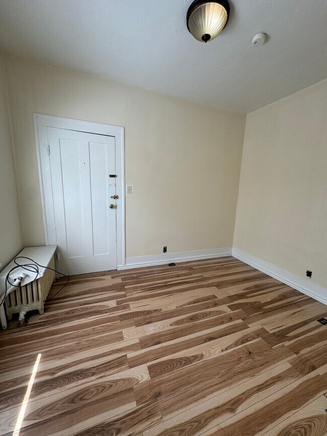 Building Photo - 223 Harrison St.