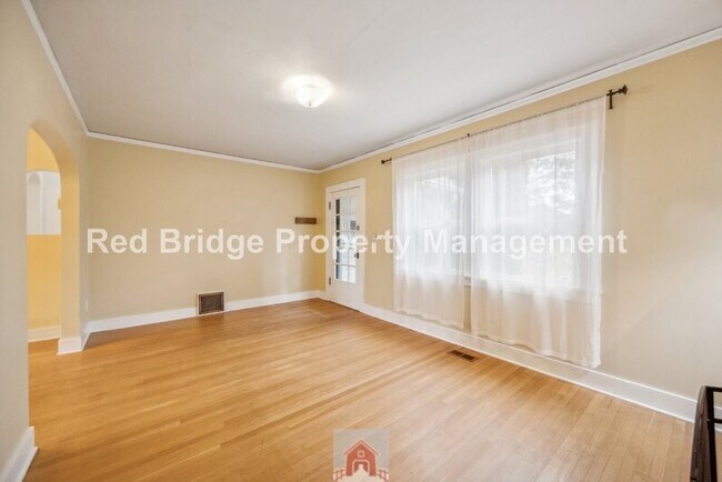 Building Photo - 2619 NE Flanders St