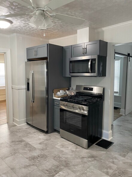 Building Photo - 8 Harrison Ave