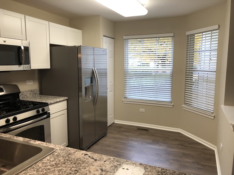 Kitchen - 2142 Orchard Ln