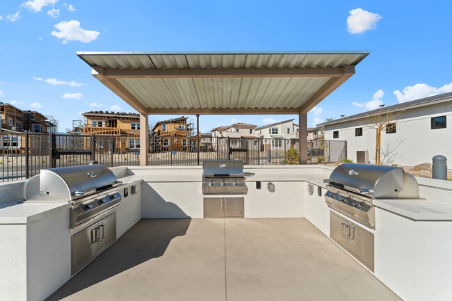 Building Photo - 74371 Nichols Dr