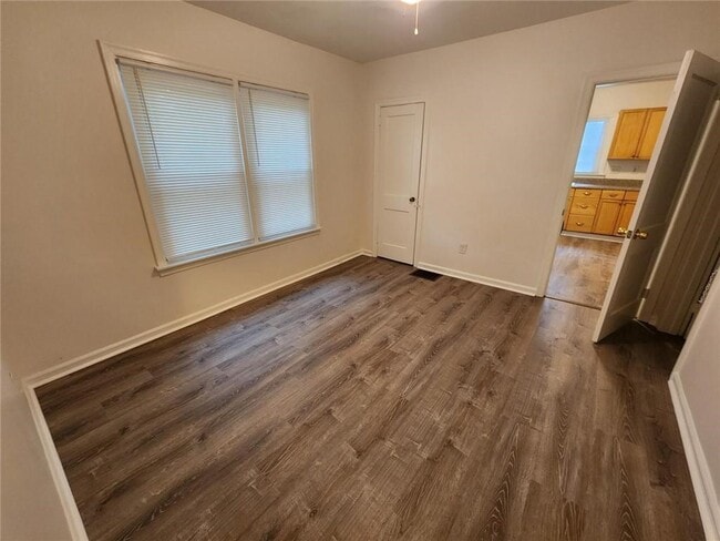 Building Photo - 2431 N Decatur Rd