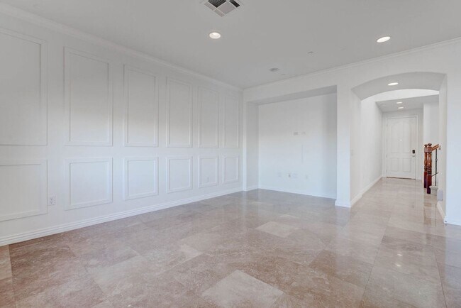 Building Photo - 31 Via Mantova