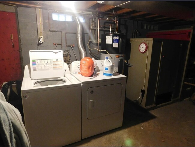 Building Photo - 670 Hammond St