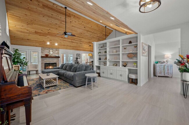 Building Photo - 300 Lan Rob Ln