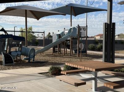 Building Photo - 8147 E Paloma Ave