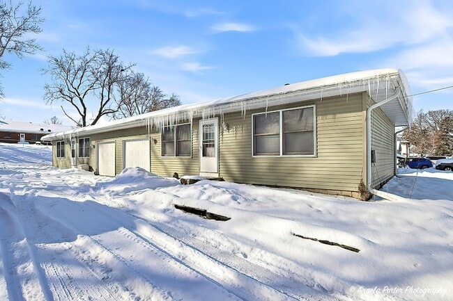 Primary Photo - 831 Washington St