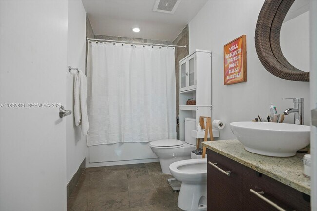 Building Photo - 3029 NE 188th St