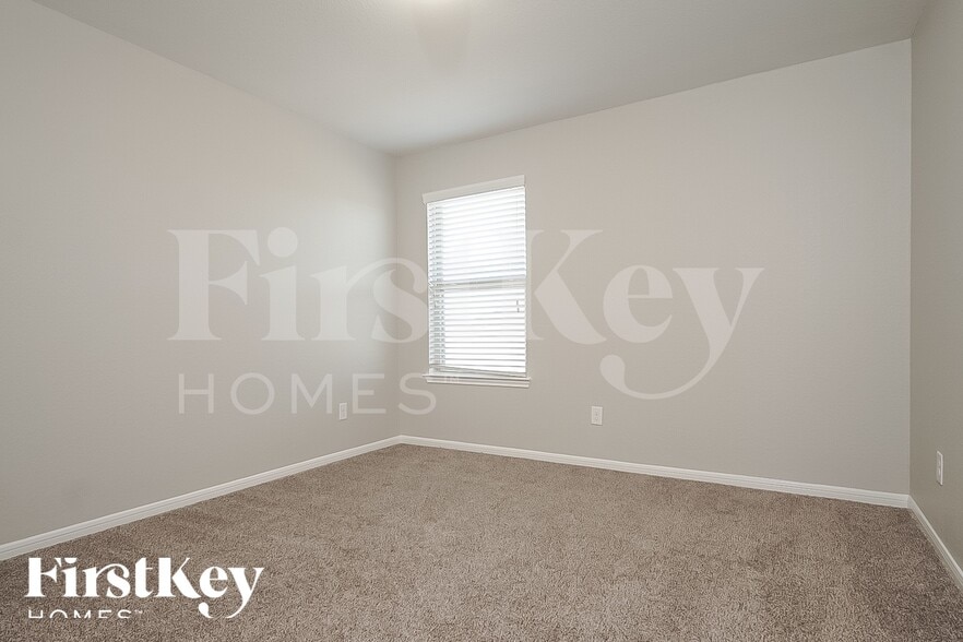 Building Photo - 29018 Innes Park Pl