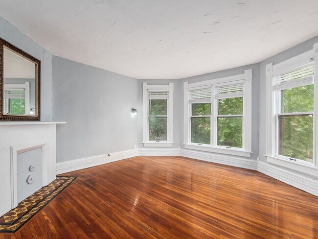 Building Photo - 325-327 West 1st Avenue