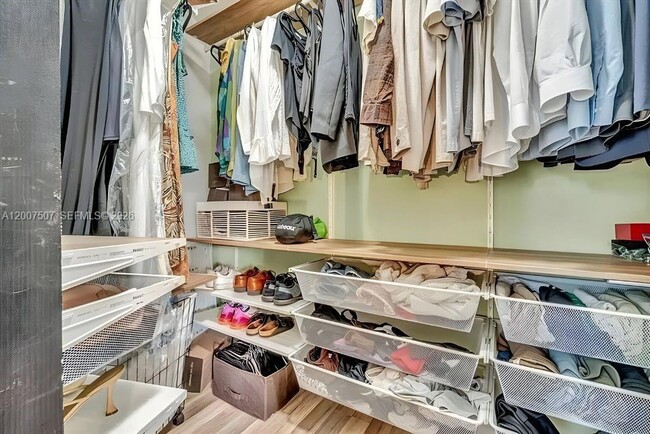 Building Photo - 6941 Boston Dr