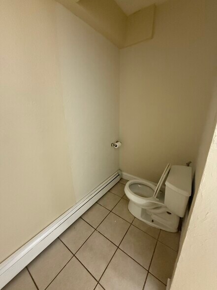 Building Photo - 5 Clifton St