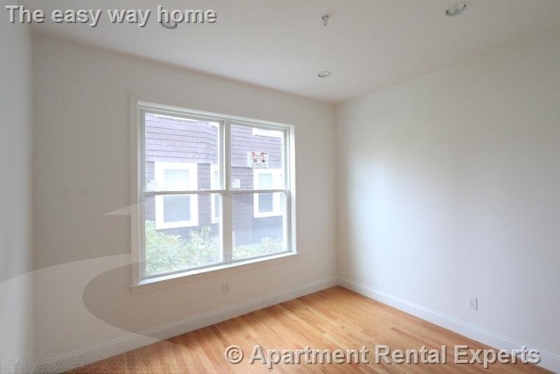 Building Photo - 25 Lewis St