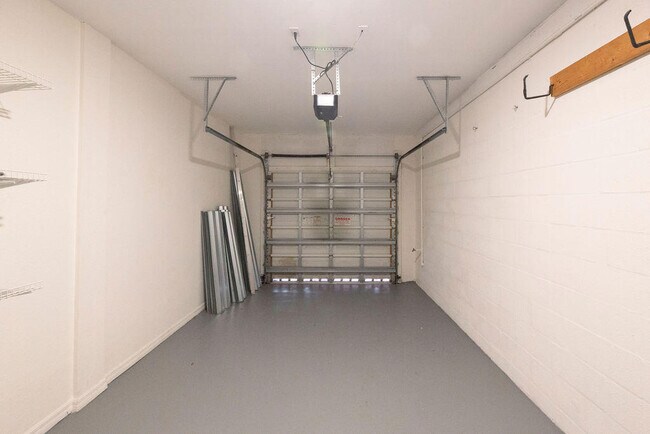 Building Photo - 2400 Centergate Dr